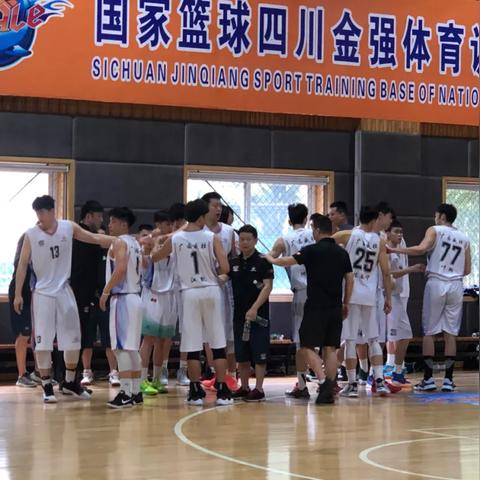 四川金强男篮备战盛况，冠军之路再发力
