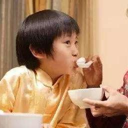 揭秘中介最新动态，行业新动向与数据洞察