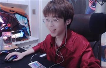 楚河嗨氏最新动态，关注热门资讯，掌握一手消息。