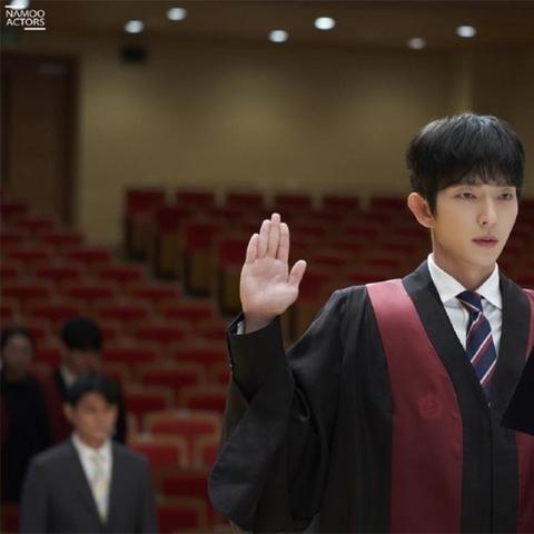 李准基事业全面开花，最新消息曝光，发展势头迅猛