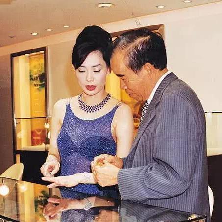 美女老板爱上我，最新章节抢先看