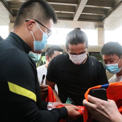 今日精选签名，数据塑造新生活篇章